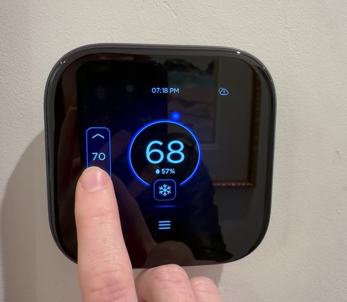 Smart thermostat set to 68 degrees after installation in a Napa, CA home